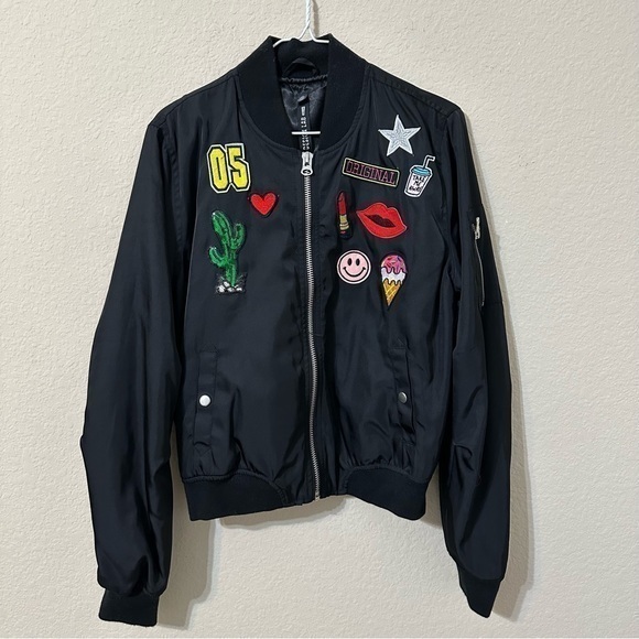 Design Lab Bomber Jacket Black Satin Patches Lips Lipstick Smiley Face Cactus - Picture 1 of 6